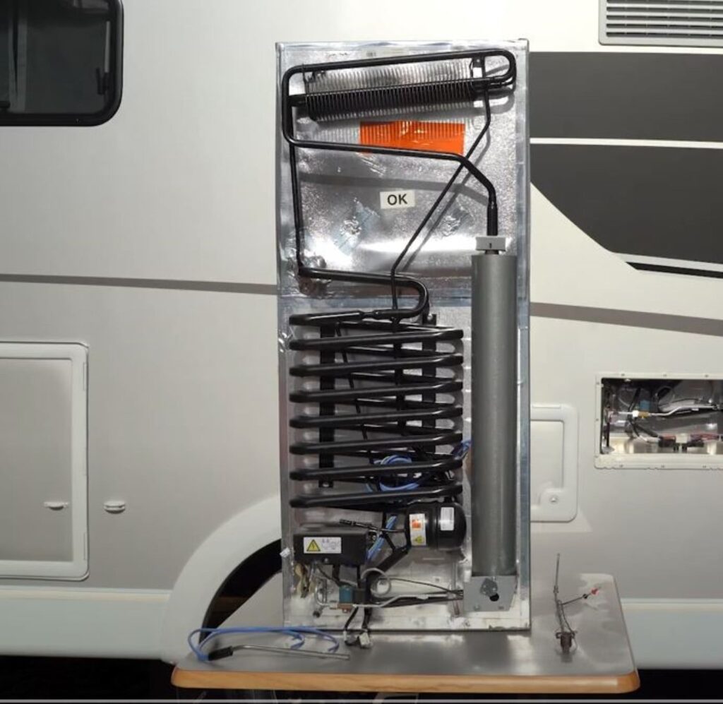 frigo trivalente camper da dietro